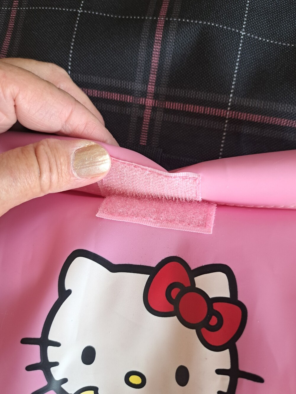 Hello Kitty Lunch Bag + Lg Roxy Messenger Bag - Picture 12 of 14